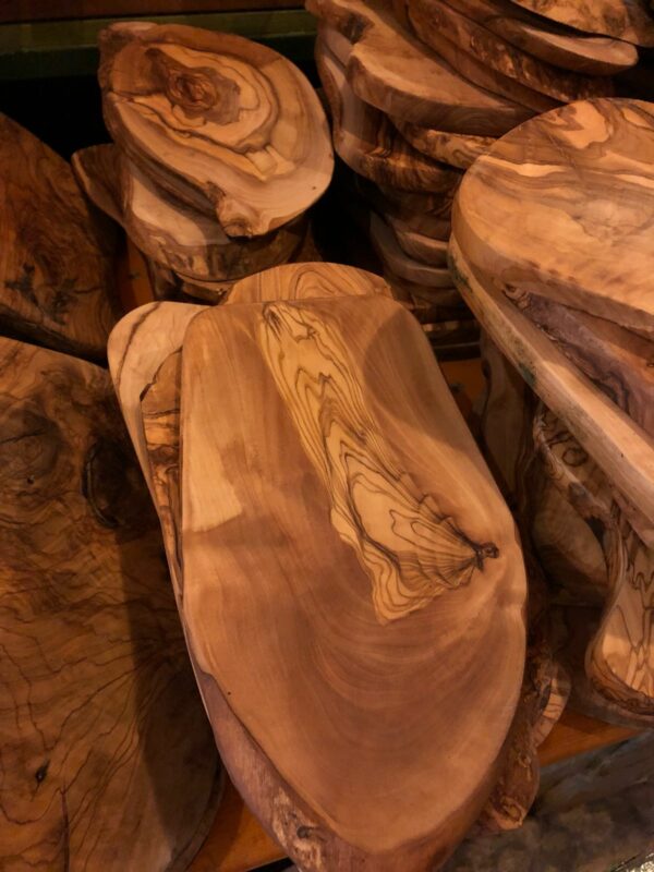 Tagliere in legno di ulivo ovale