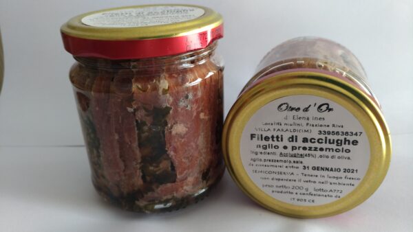 filetti di acciuga in olio di oliva con aglio e prezzemolo